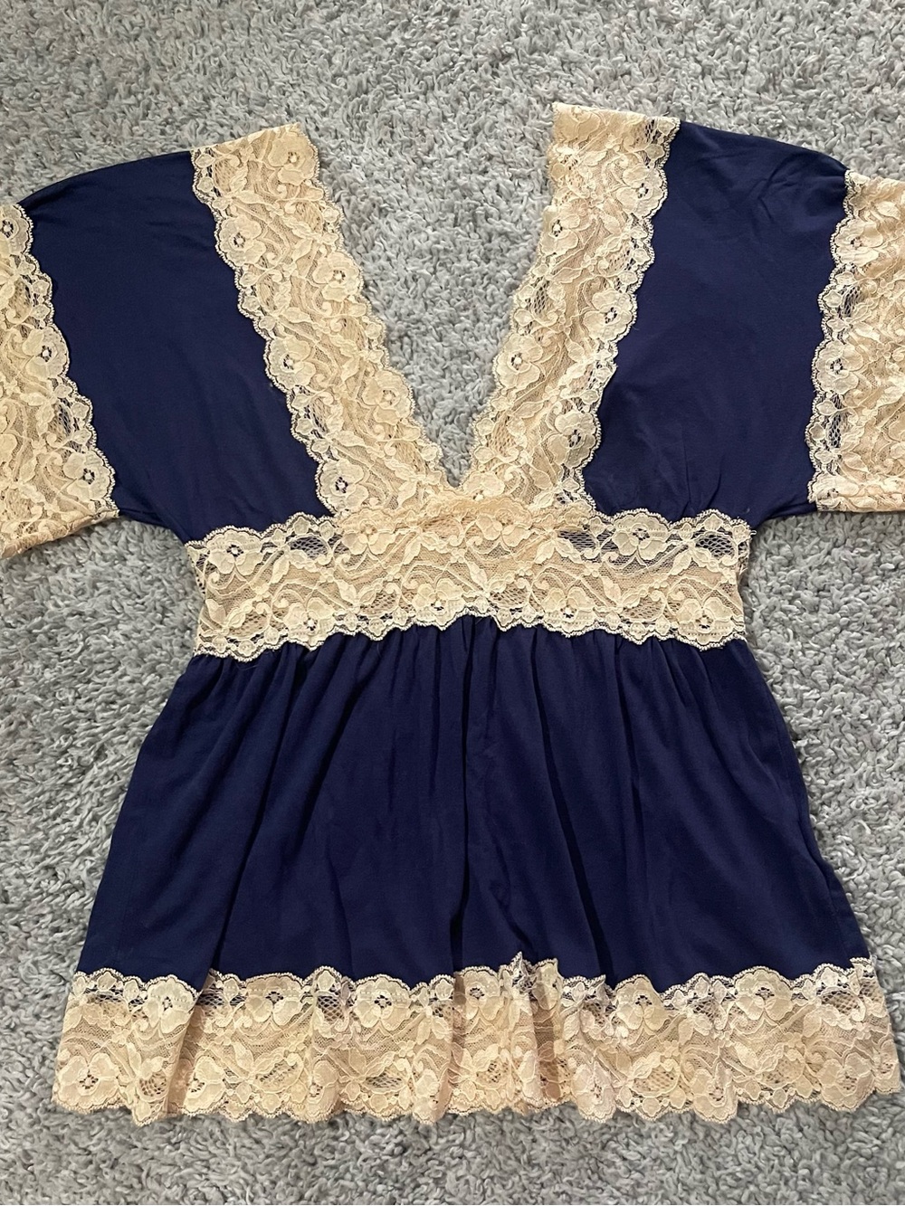 Y2K 2000s VENUS Navy and Cream Lace V- Neck Blouse